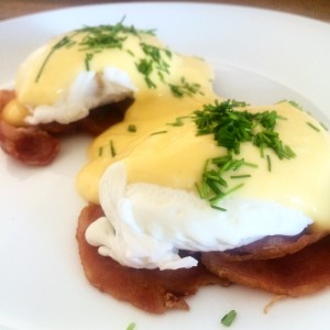 Pocherade ägg med Hollandaisesås