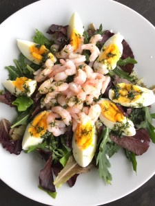 Ägg med räkor och dillolja
